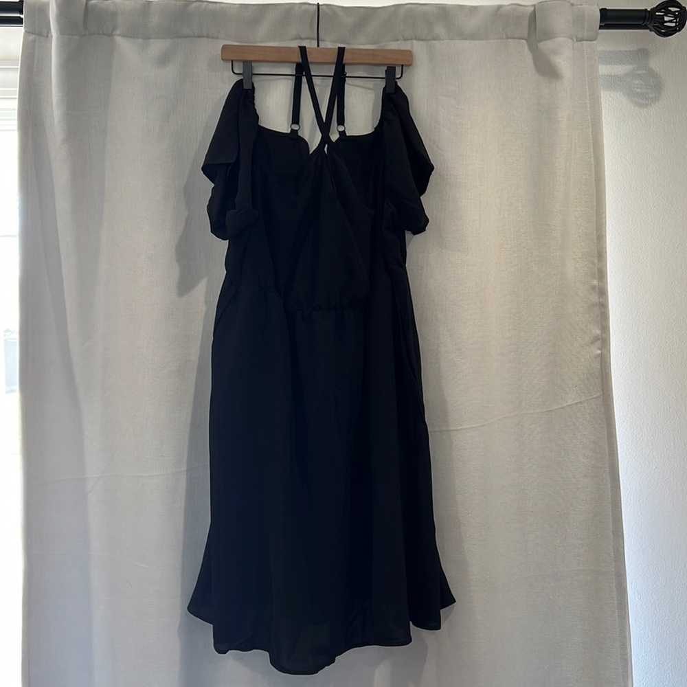 Black bloom chic cold shoulder dress